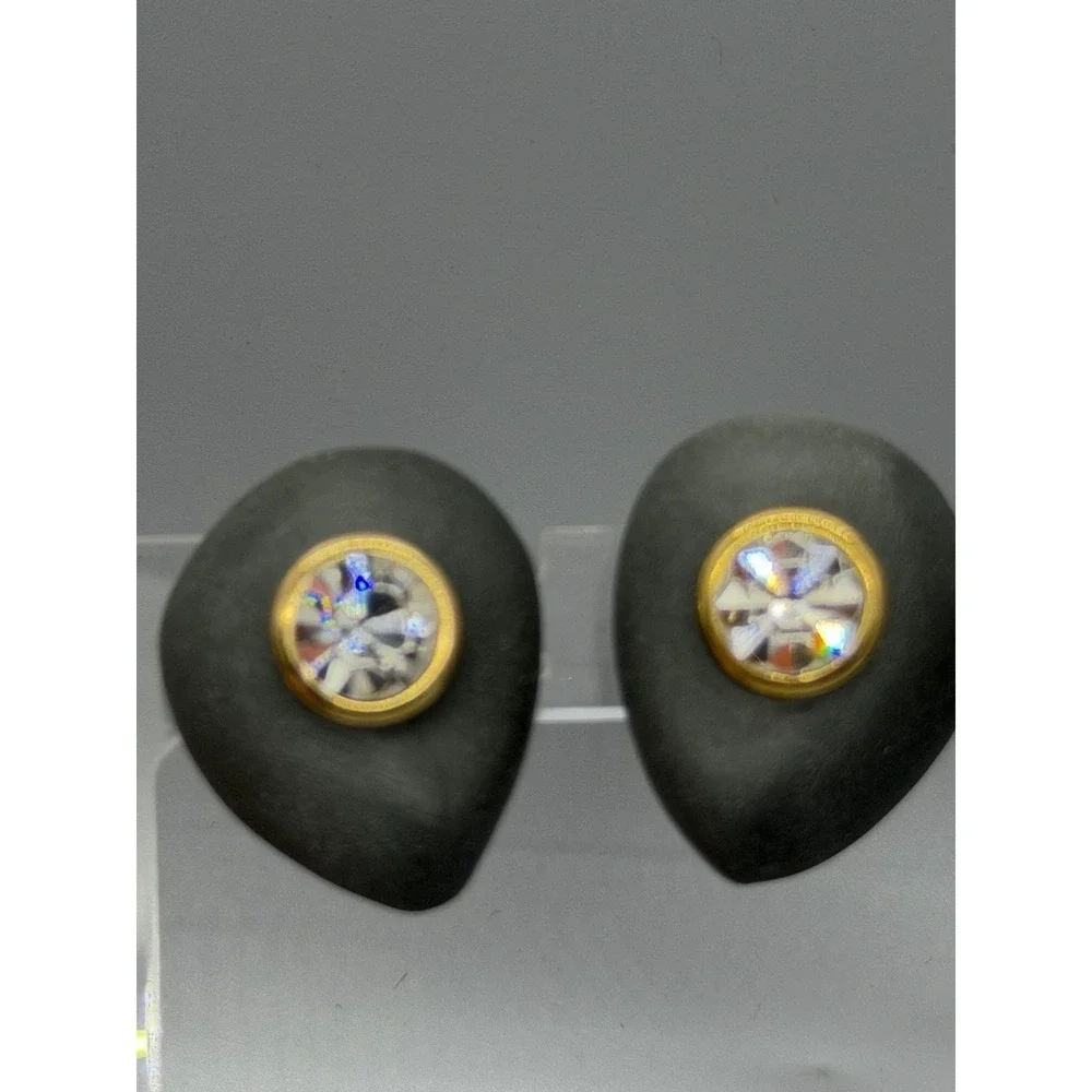 Vintage Tear Drop Faceted Glass Center Stone Clip On Earrings Black Gold Tone